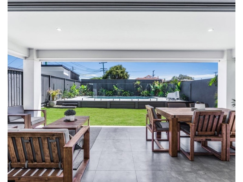 43 Wood Street, Manly QLD 4179