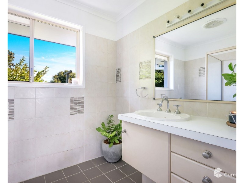12 Bellbrook Close, Robina QLD 4226