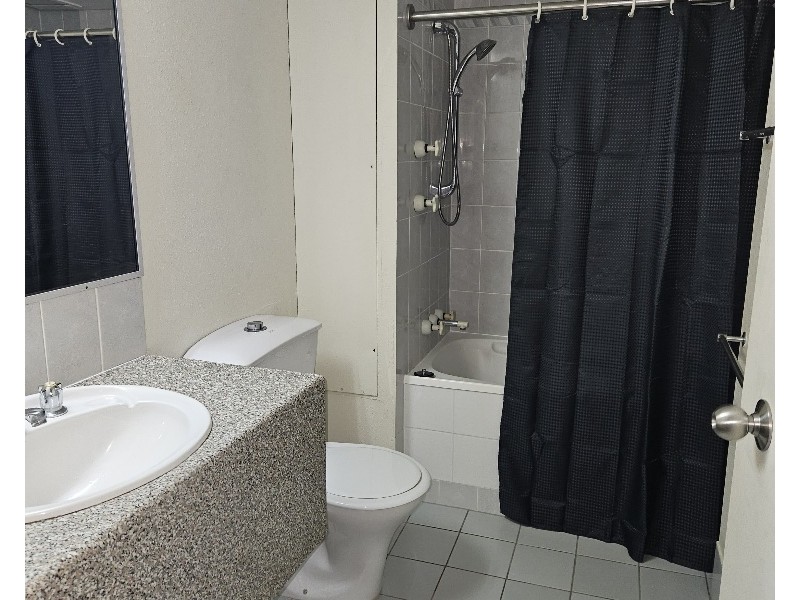 214/2 Barney Street, Southport QLD 4215