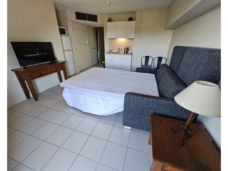 214/2 Barney Street, Southport QLD 4215