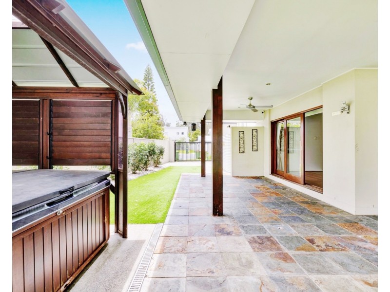 13 Fleetwood Court, Helensvale QLD 4212