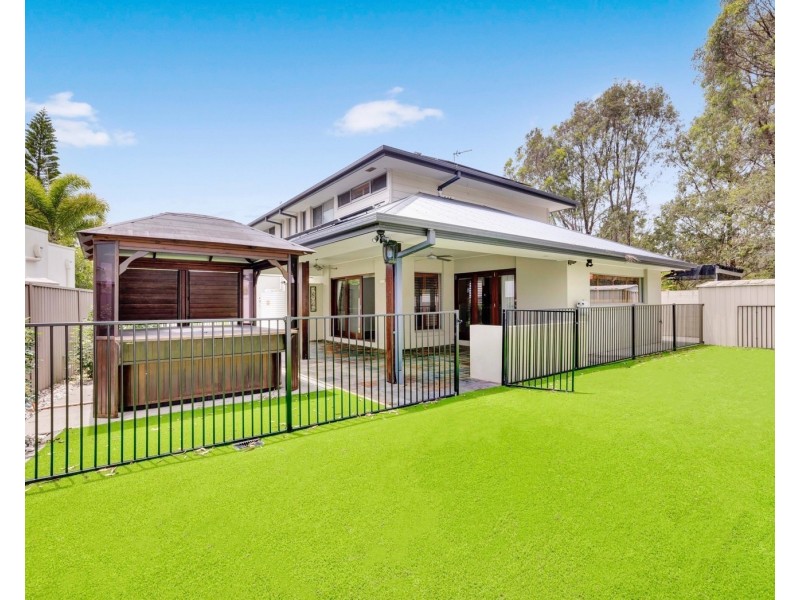 13 Fleetwood Court, Helensvale QLD 4212
