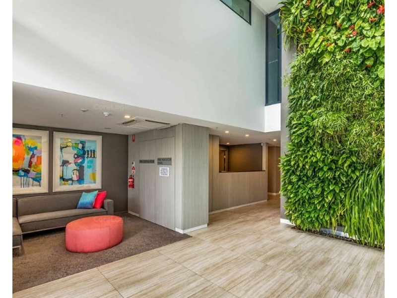 2071/123 Cavendish Road, Coorparoo QLD 4151