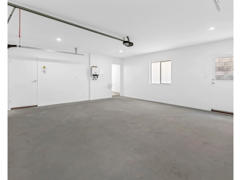 2/89 Pohlman Street, Southport QLD 4215