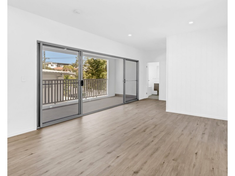 2/89 Pohlman Street, Southport QLD 4215