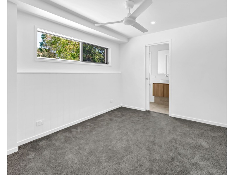 2/89 Pohlman Street, Southport QLD 4215