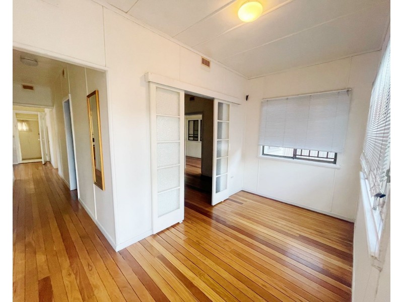 17 Wills Street, Coorparoo QLD 4151