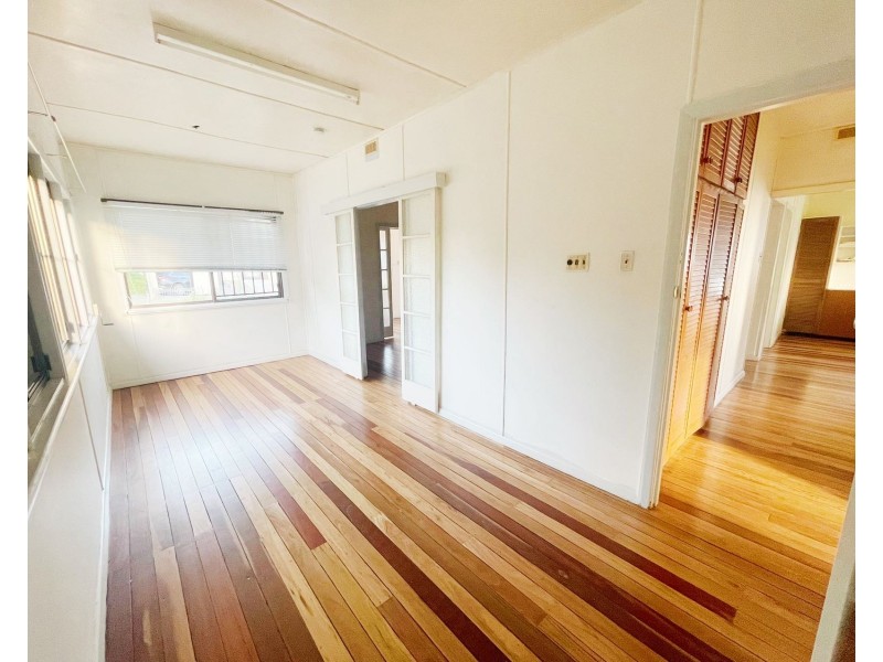 17 Wills Street, Coorparoo QLD 4151