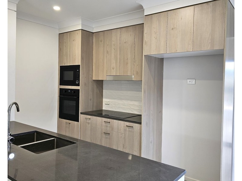 83 Cribb Avenue, Mitchelton QLD 4053