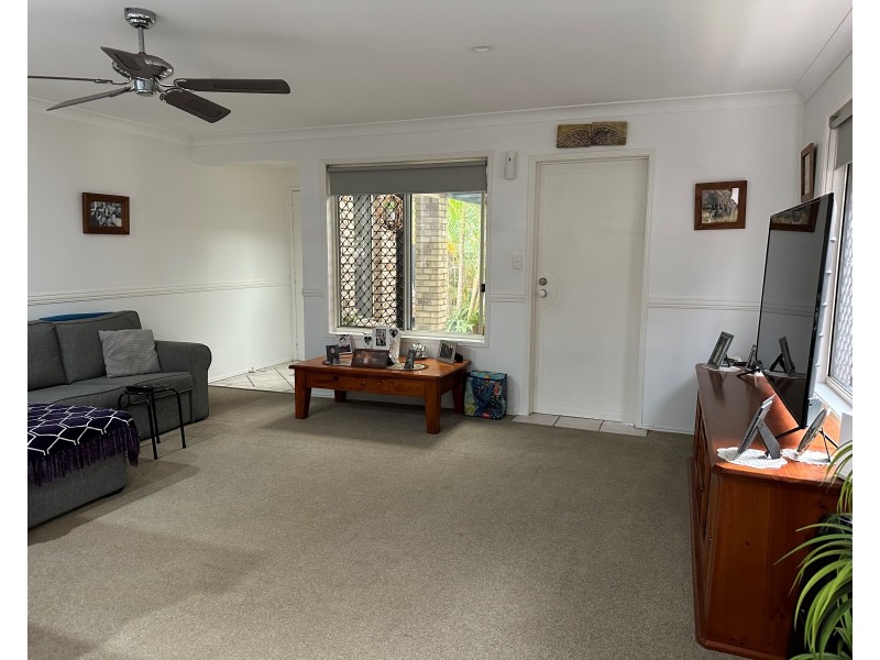1/105 Muir Street, Labrador QLD 4215