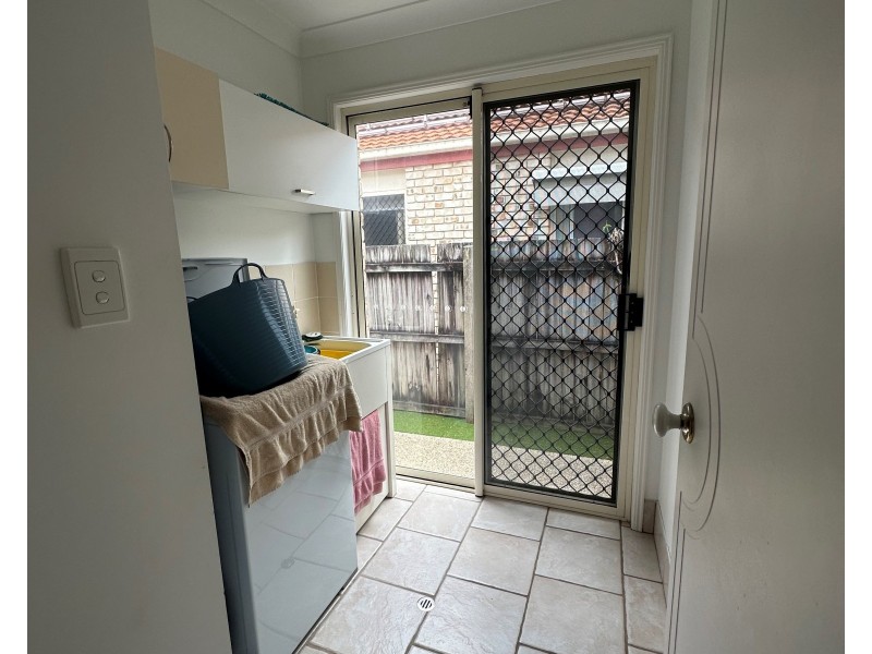 1/105 Muir Street, Labrador QLD 4215