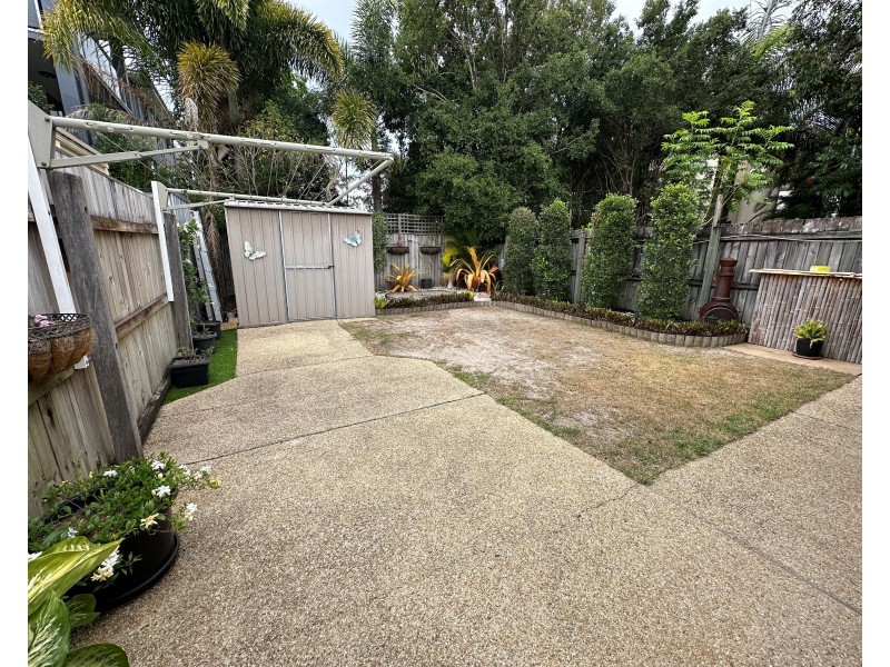 1/105 Muir Street, Labrador QLD 4215