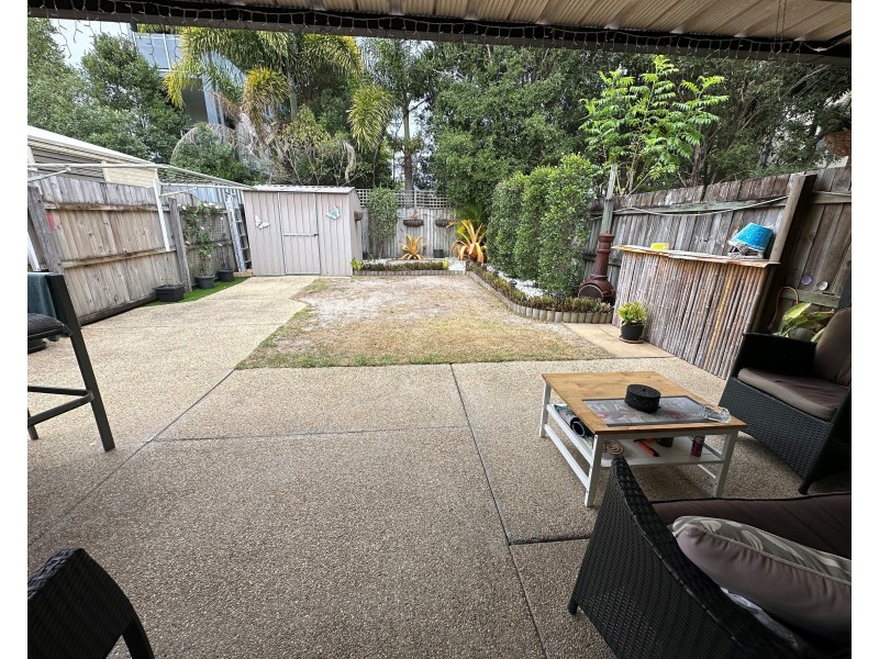 1/105 Muir Street, Labrador QLD 4215