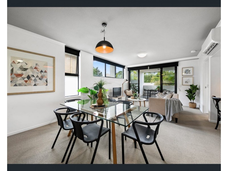 2/8 windsor street, Nundah QLD 4012