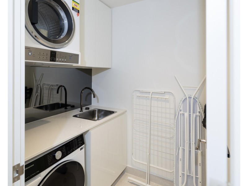 31004/24 The lanes Boulevard, Mermaid Waters QLD 4218