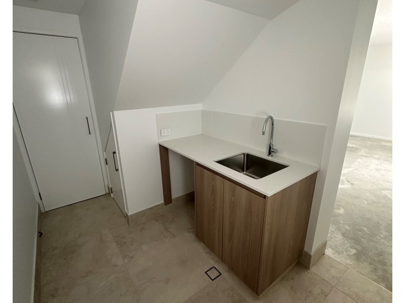 3/89 Pohlman Street, Southport QLD 4215