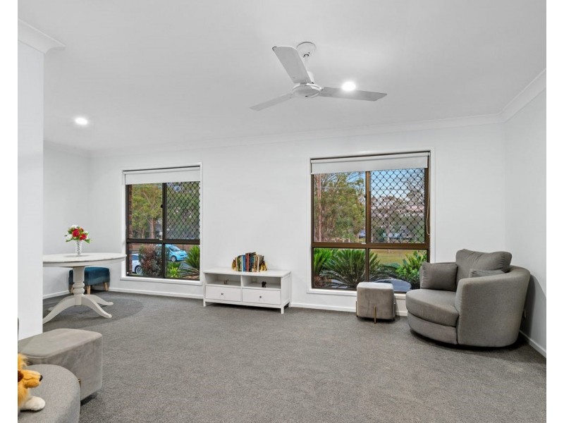 11 Ponderosa Street, Hillcrest QLD 4118