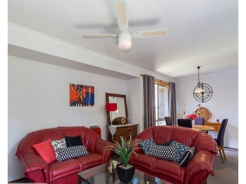 5 Bron Court, Loganlea QLD 4131
