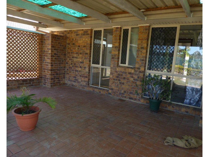 5 Bron Court, Loganlea QLD 4131