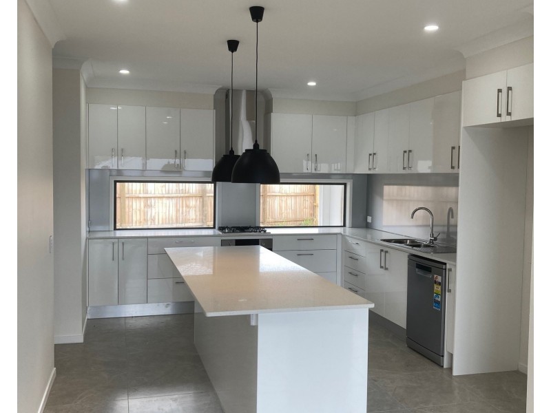 19 Olivia Street, Flinders View QLD 4305