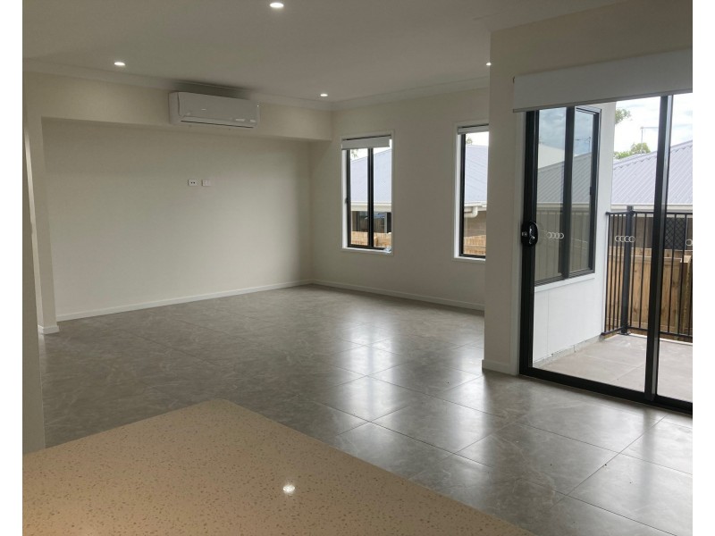 19 Olivia Street, Flinders View QLD 4305