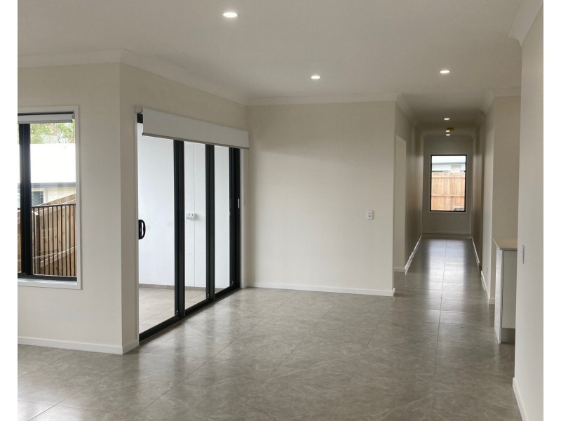 19 Olivia Street, Flinders View QLD 4305