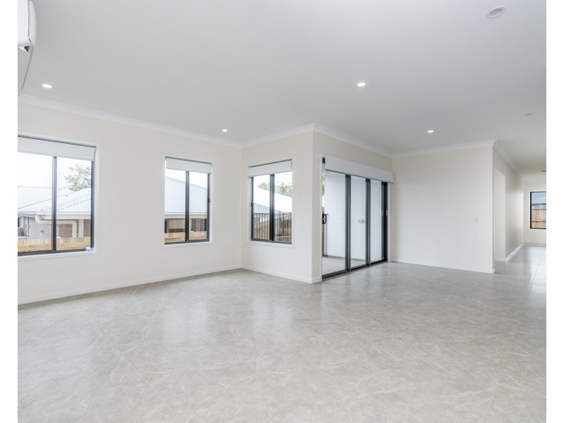 19 Olivia Street, Flinders View QLD 4305