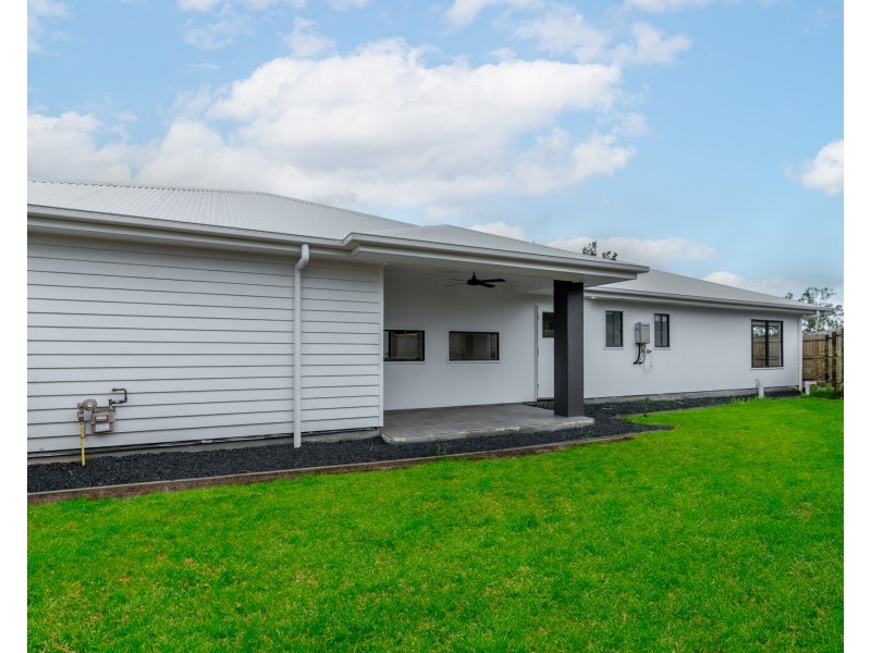 19 Olivia Street, Flinders View QLD 4305