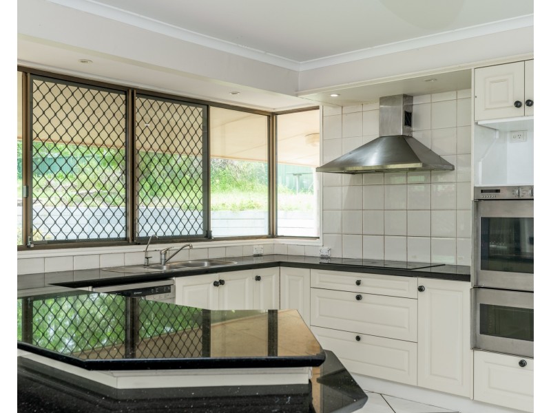 328 Johnson Road, Forestdale QLD 4118