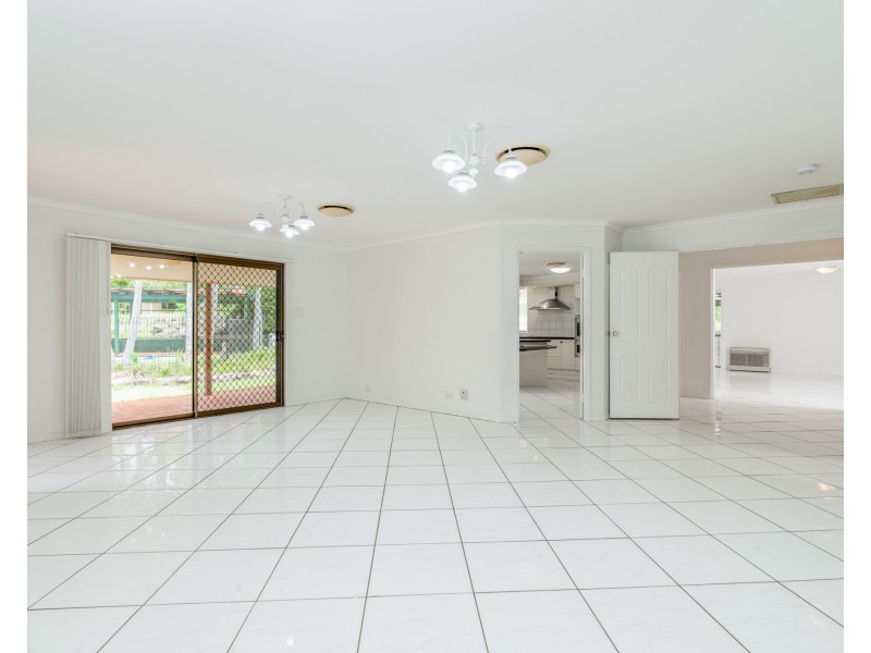 328 Johnson Road, Forestdale QLD 4118
