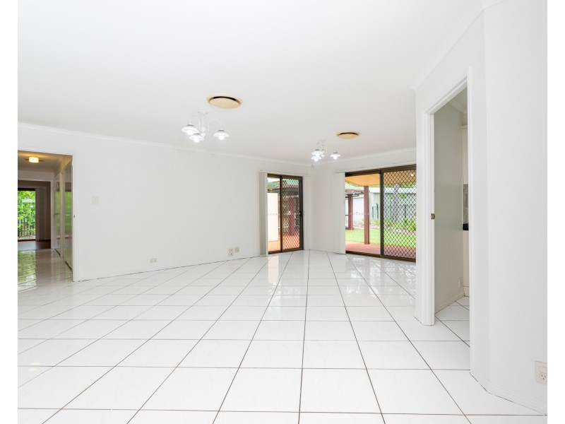328 Johnson Road, Forestdale QLD 4118