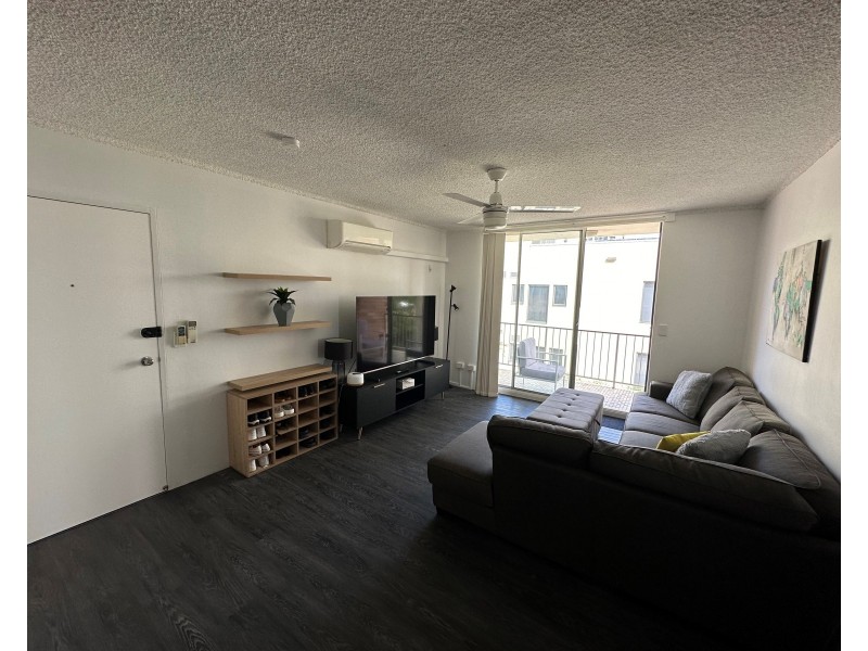 10/72 Marine Parade, Southport QLD 4215