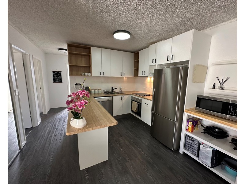 10/72 Marine Parade, Southport QLD 4215