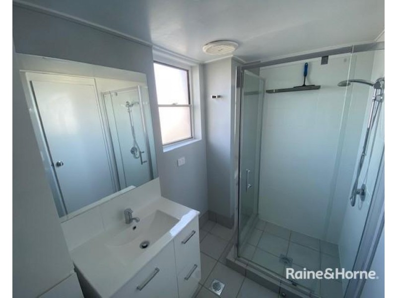 10/72 Marine Parade, Southport QLD 4215