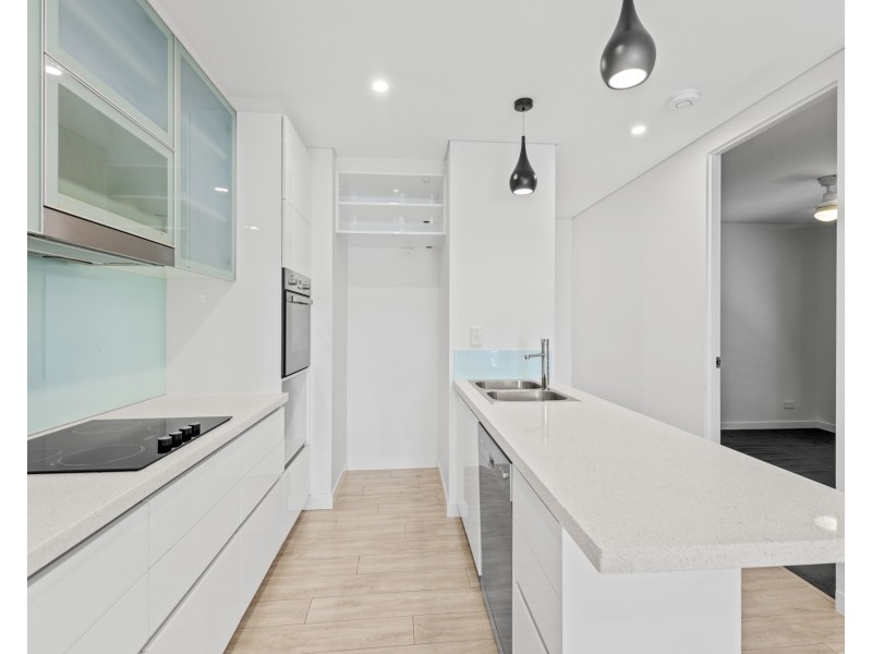 4/41 Clarence Road, Indooroopilly QLD 4068