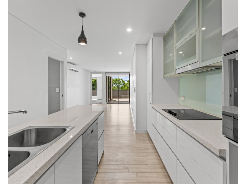 4/41 Clarence Road, Indooroopilly QLD 4068