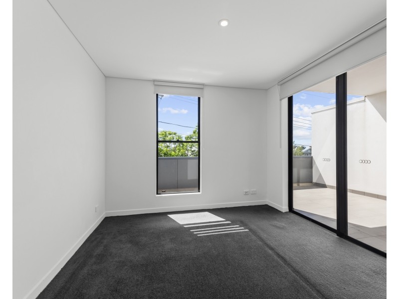 4/41 Clarence Road, Indooroopilly QLD 4068