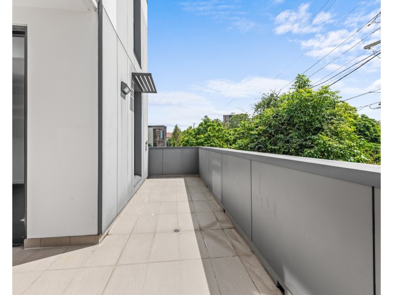 4/41 Clarence Road, Indooroopilly QLD 4068