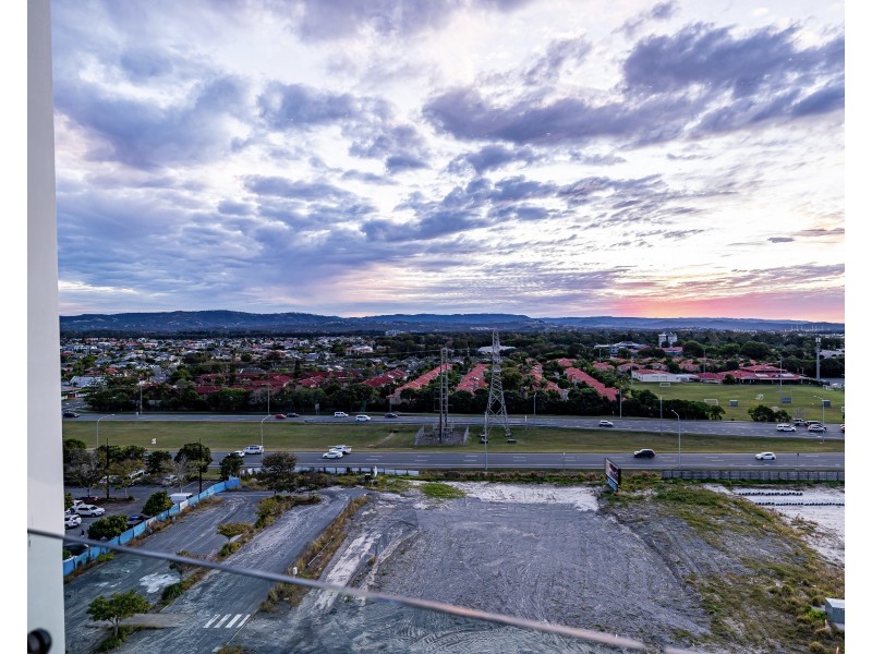 31004/24 The lanes Boulevard, Mermaid Waters QLD 4218