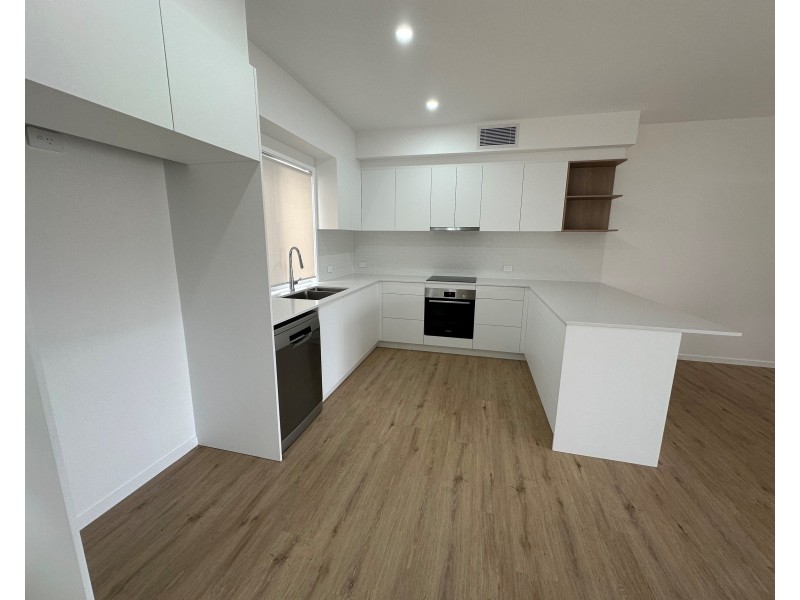 A/89 Pohlman Street, Southport QLD 4215