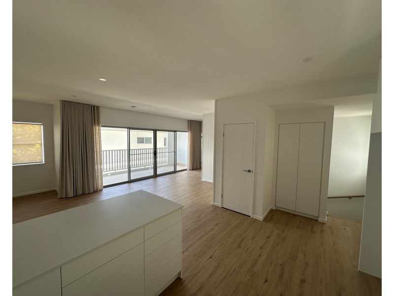 A/89 Pohlman Street, Southport QLD 4215
