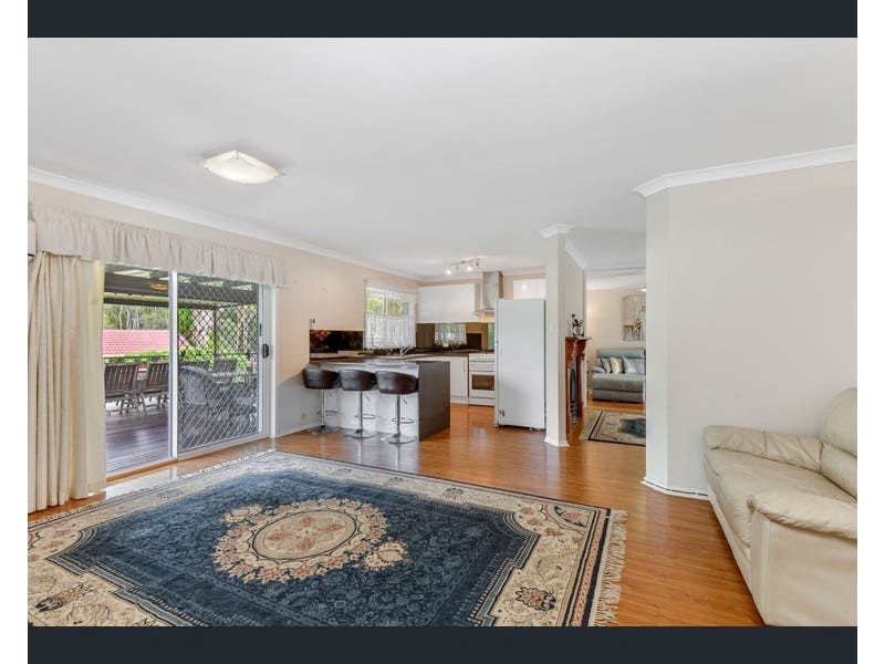 1 Rowena Court, Boronia Heights QLD 4124