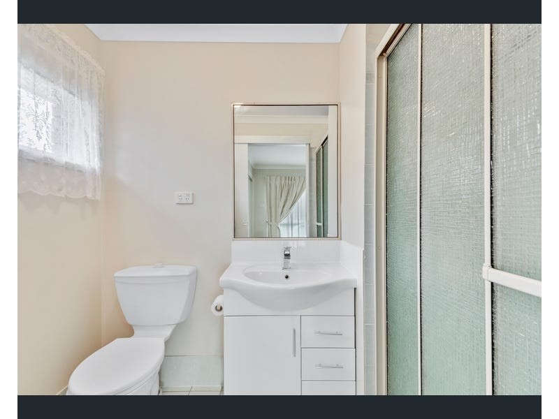 1 Rowena Court, Boronia Heights QLD 4124