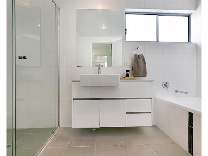 30/15 Walsh Street, Milton QLD 4064