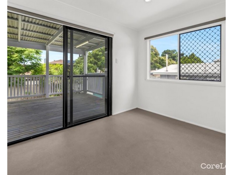 16 Boronia Drive, Southport QLD 4215