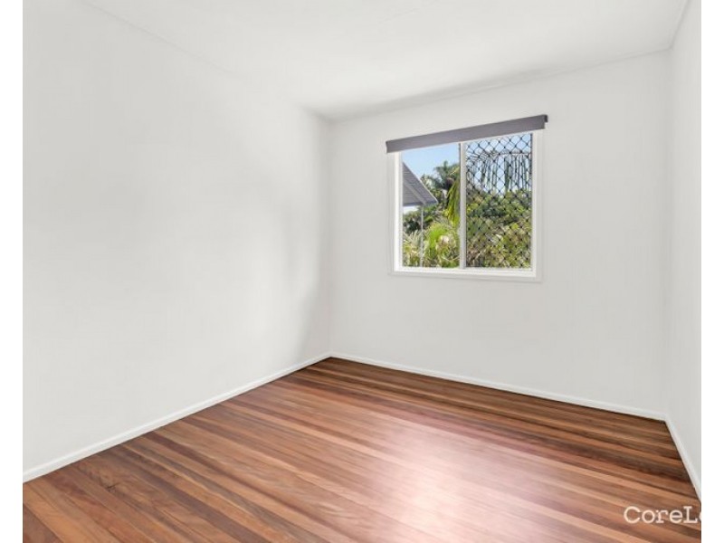 16 Boronia Drive, Southport QLD 4215