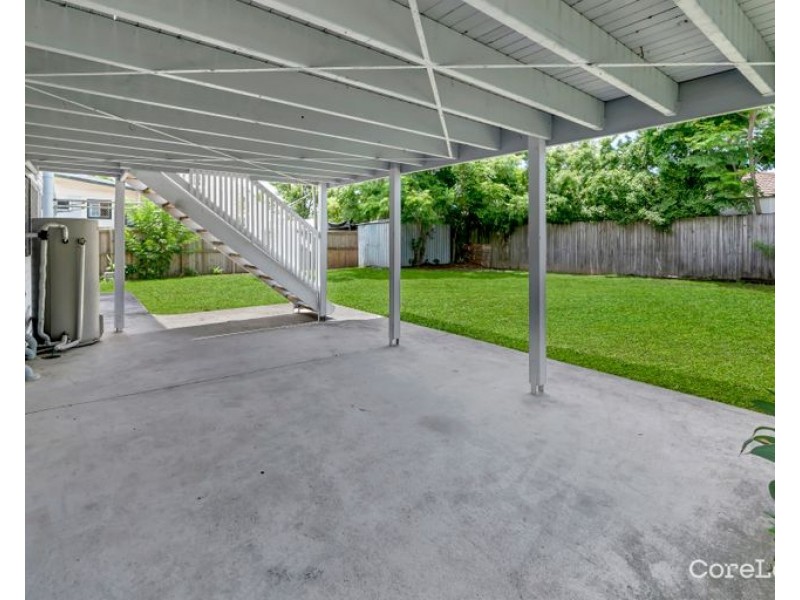 16 Boronia Drive, Southport QLD 4215