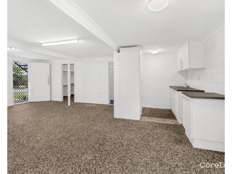 16 Boronia Drive, Southport QLD 4215