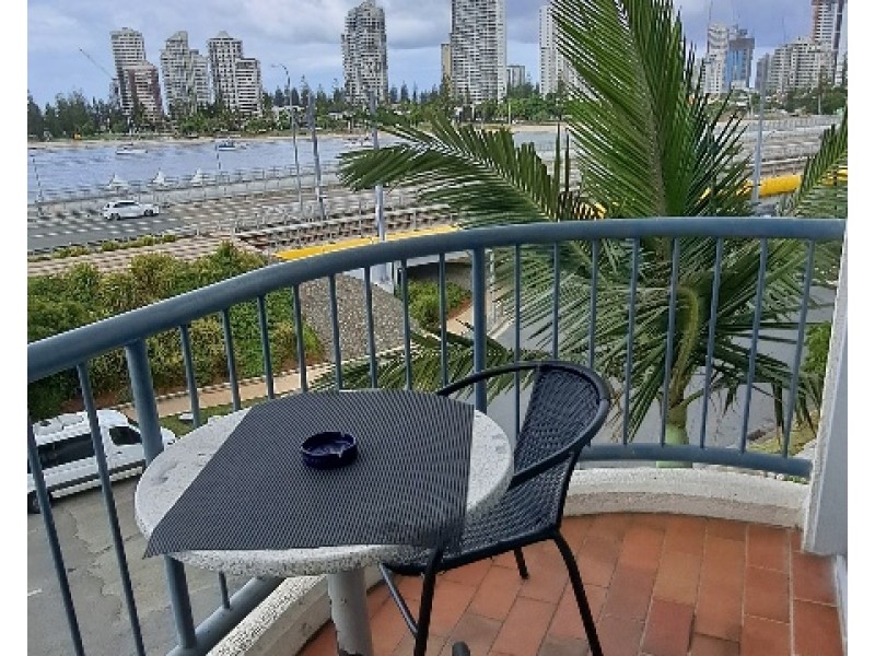 415/2 Barney Street, Southport QLD 4215