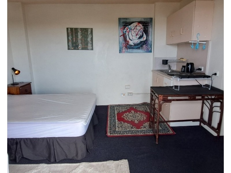 415/2 Barney Street, Southport QLD 4215